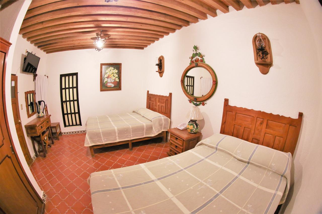 Meson Del Rosario 4*